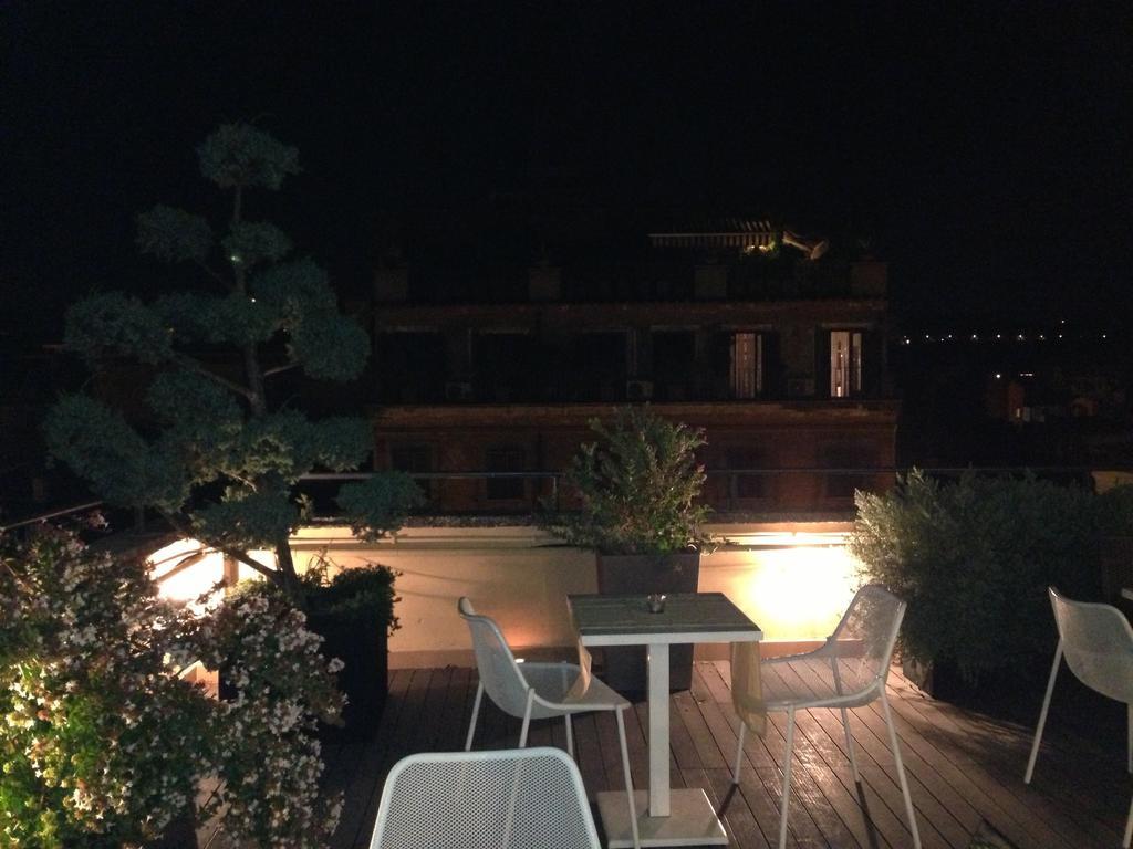 Finestra Su Trastevere - Roma